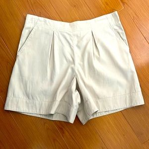NWOT DKNY safari shorts in sz 2